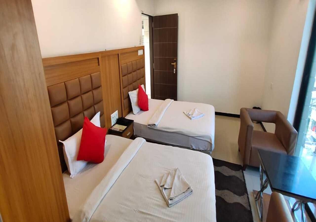 Hotel Swagatam Inn ราชโกฎิ ภายนอก รูปภาพ